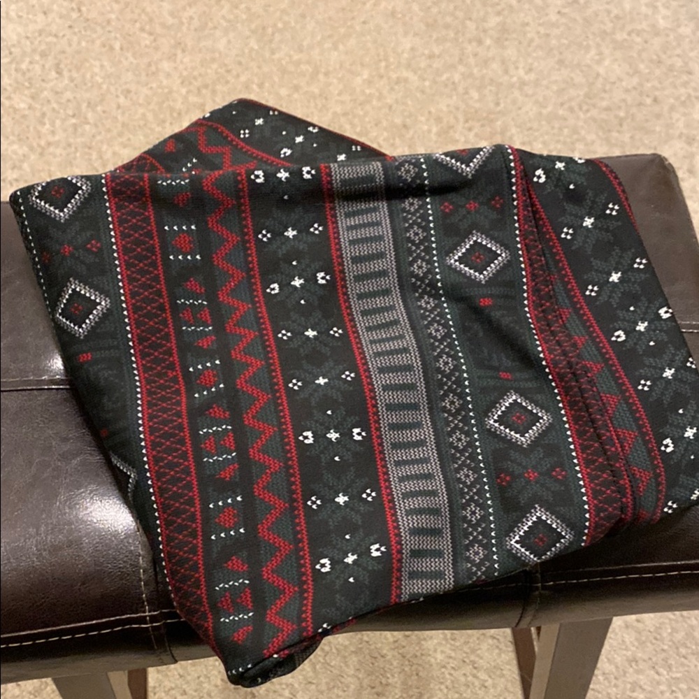 Patterned Black and Red Scarf